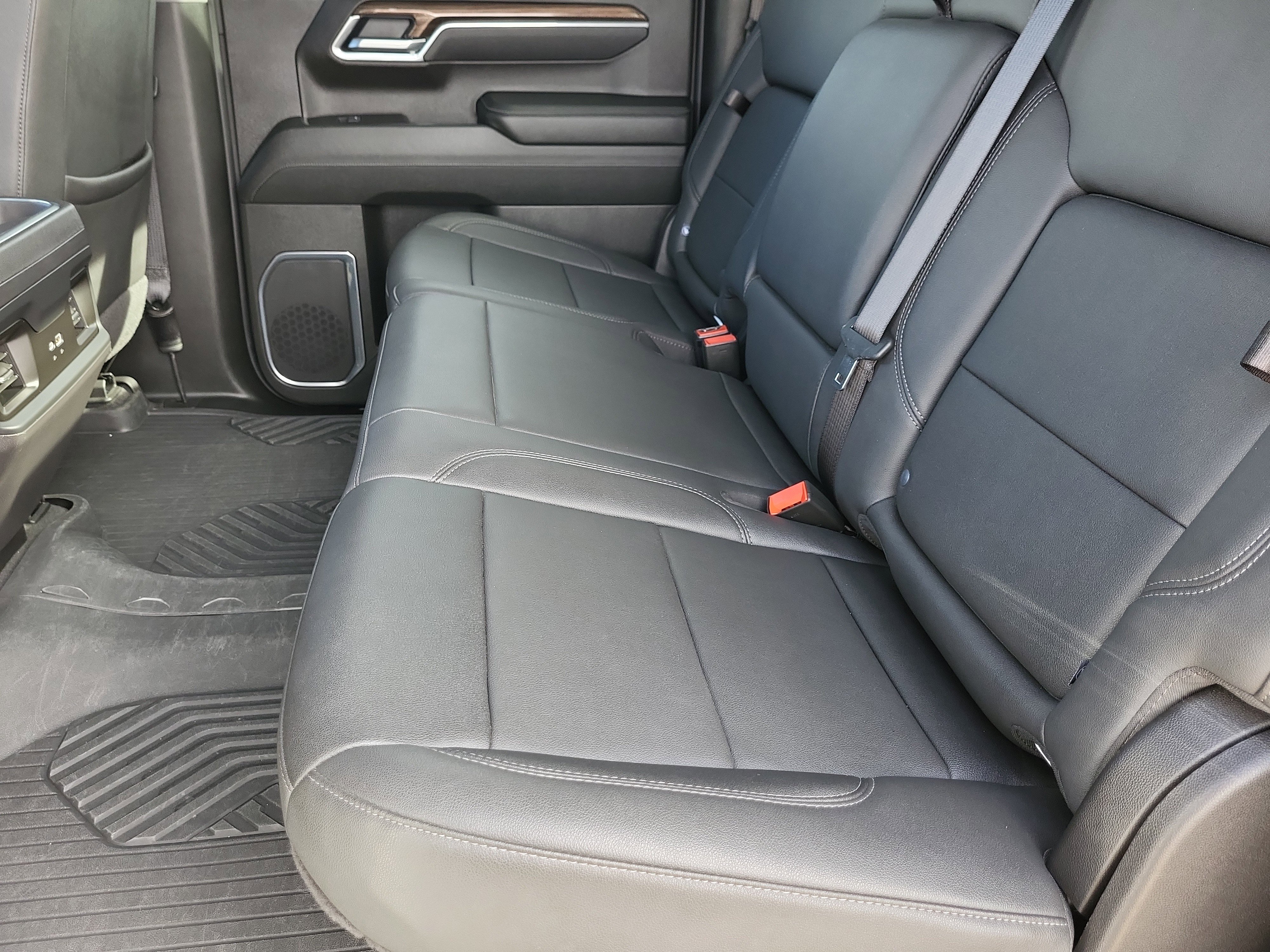 Used 2025 Chevrolet Silverado 1500 LT Trail Boss w/ LT Trail Boss Premium Package image 15