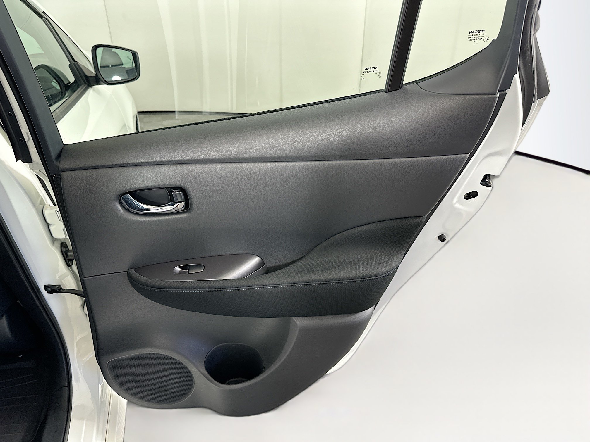 Used 2025 Nissan Leaf S FWD image 28