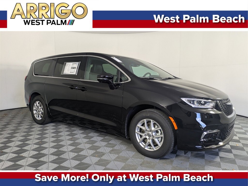 New 2025 Chrysler Pacifica Select