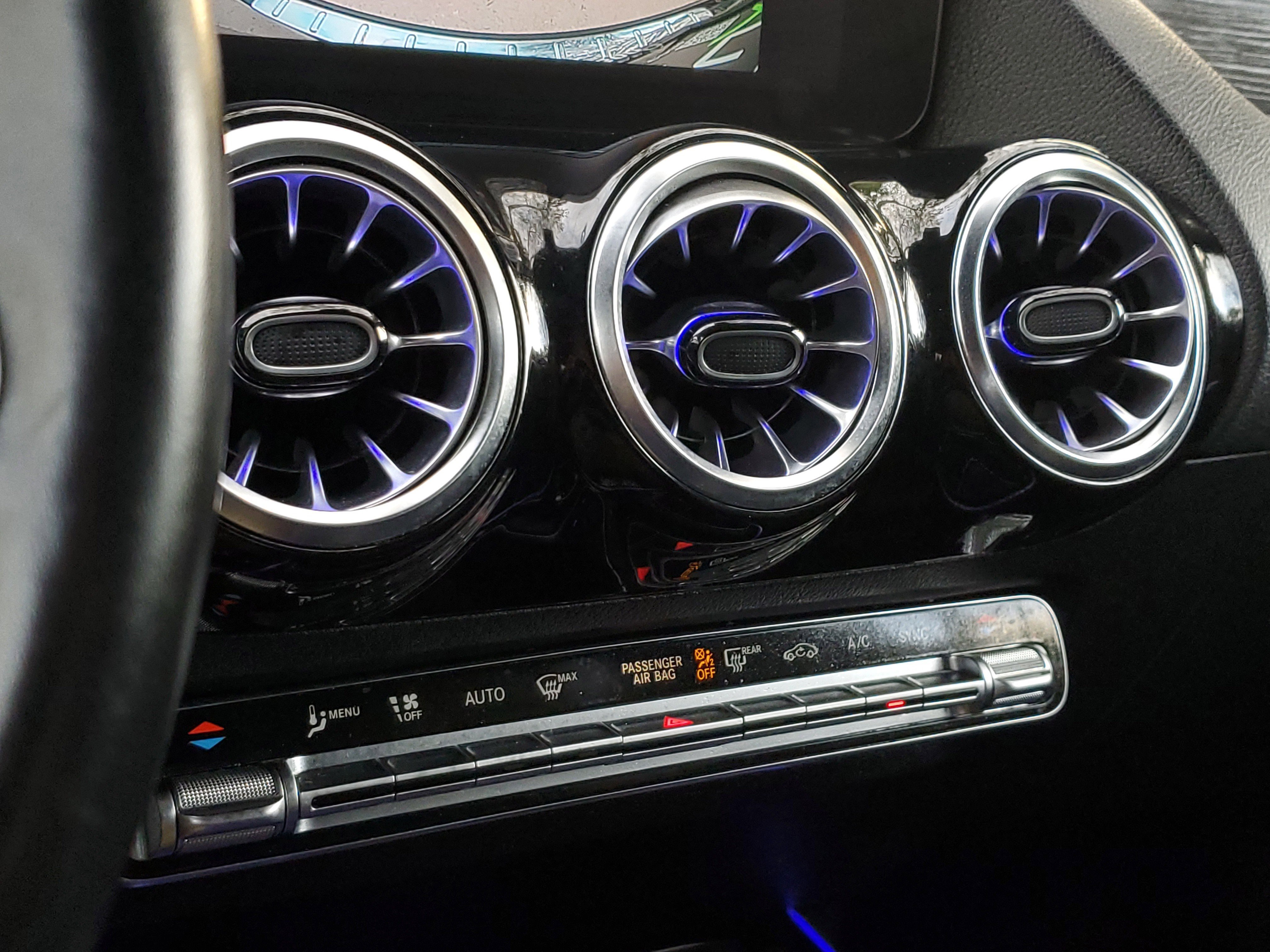 Used 2023 Mercedes-Benz GLA 250 w/ Premium Package image 29