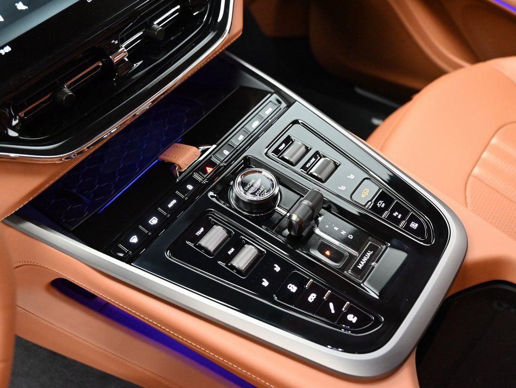 New 2026 Aston Martin DBX 707 image 24