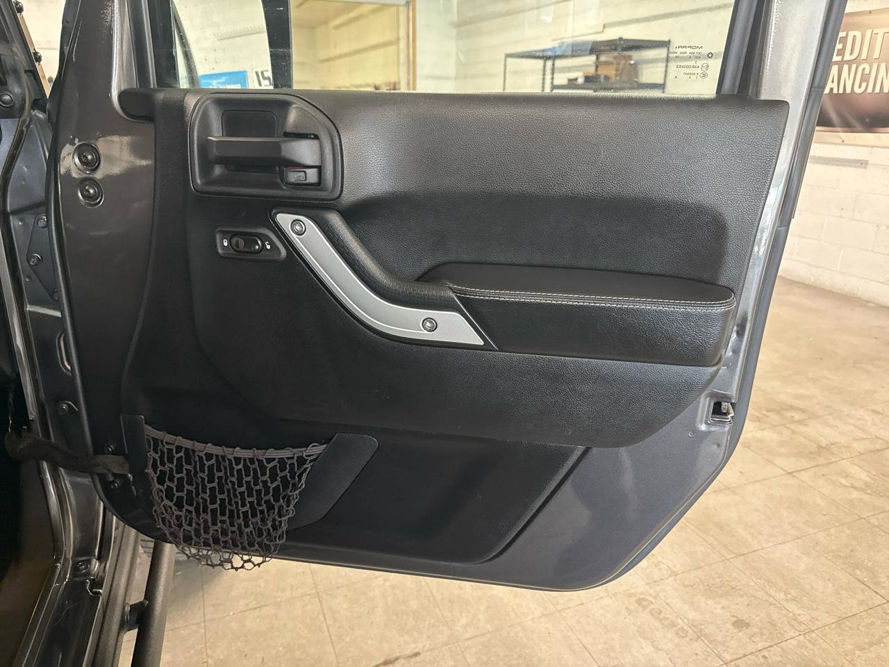 Used 2017 Jeep Wrangler Unlimited Rubicon image 48