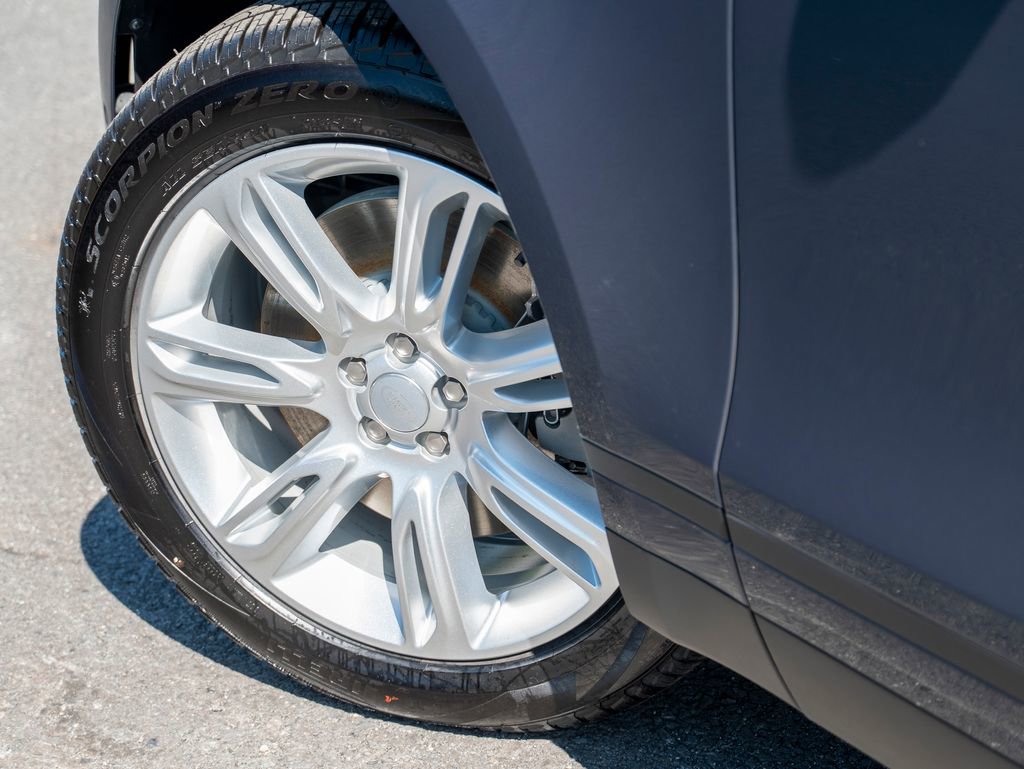 New 2026 Land Rover Range Rover Velar S image 9