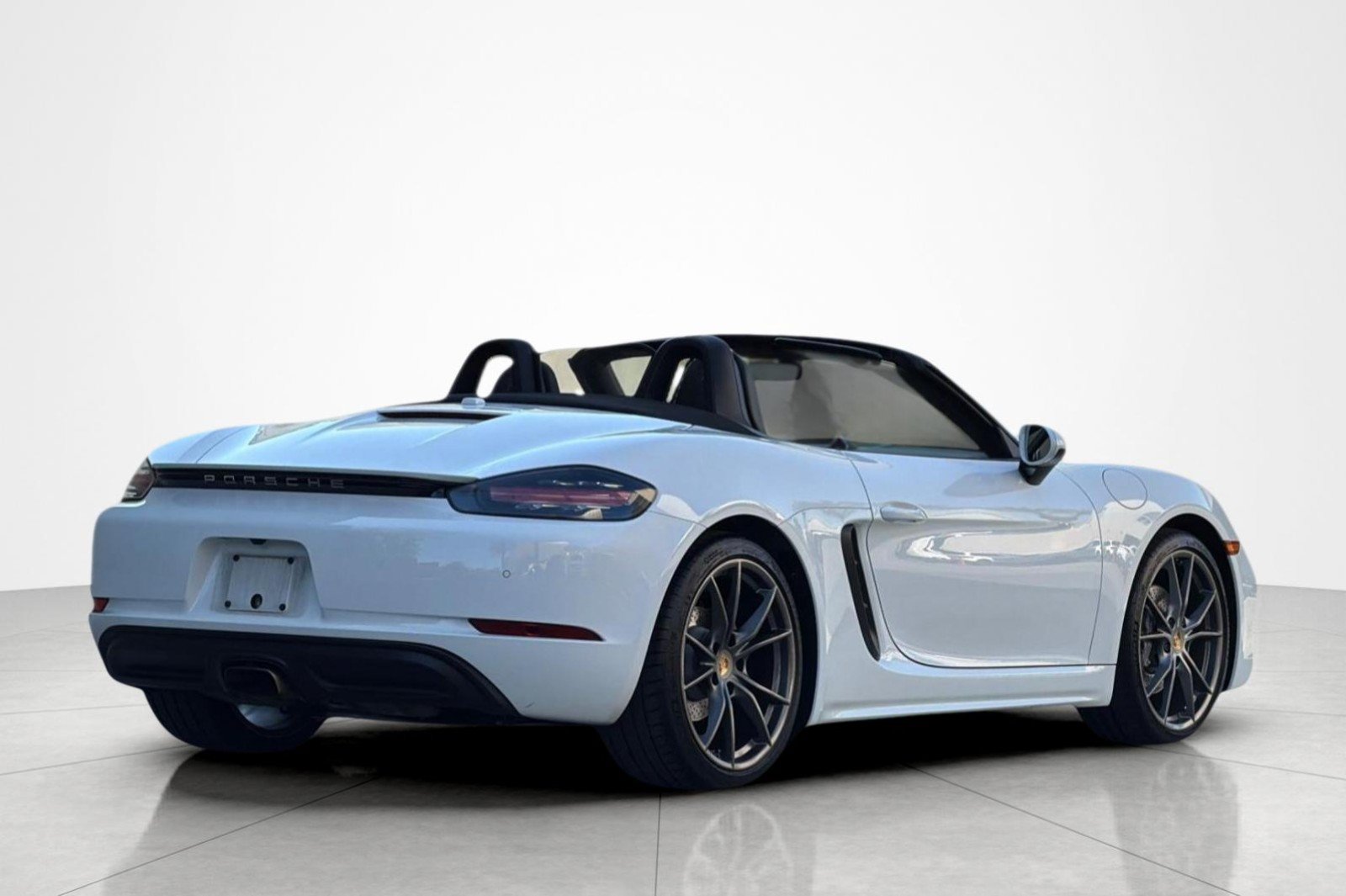 Used 2022 Porsche 718 Boxster w/ Premium Package RWD image 5