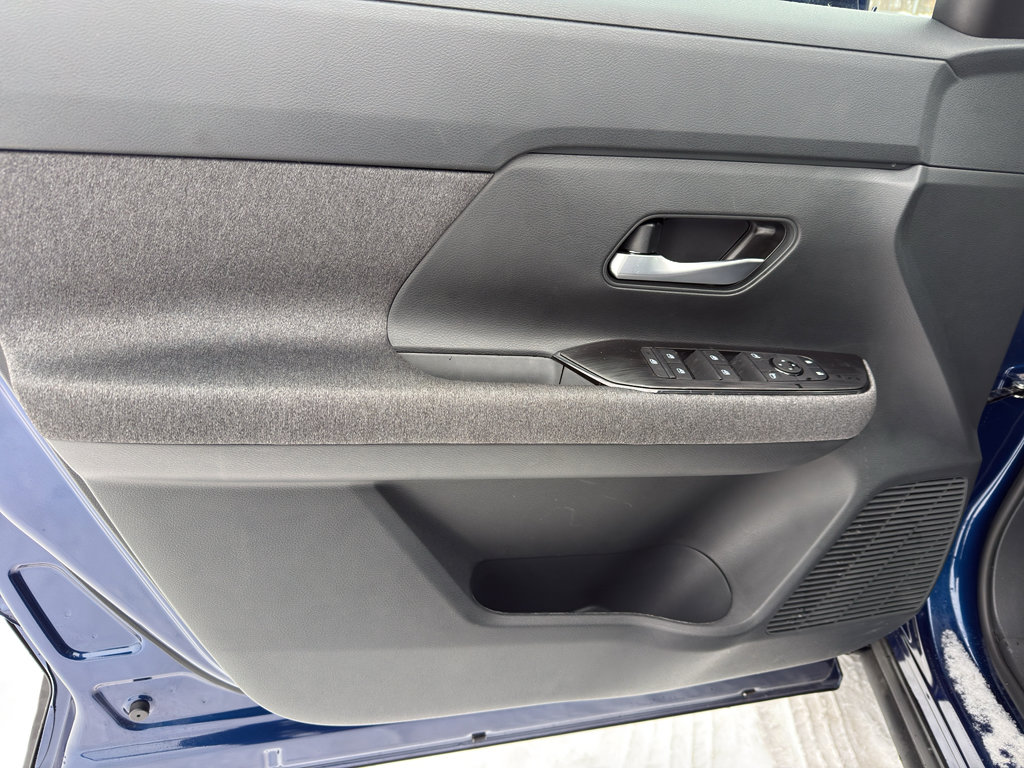 Certified 2025 Nissan Kicks SV w/ SV Premium Package image 11