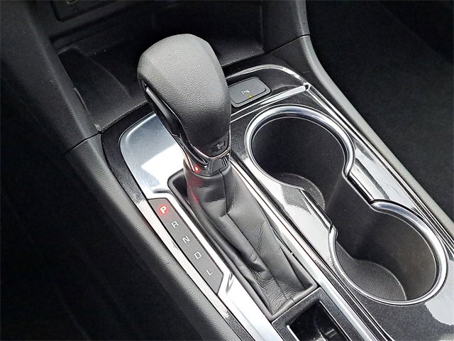 Used 2023 Chevrolet Equinox Premier image 16