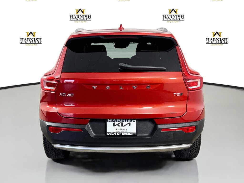 Used 2021 Volvo XC40 T5 Momentum w/ Premium Package AWD/4WD image 6