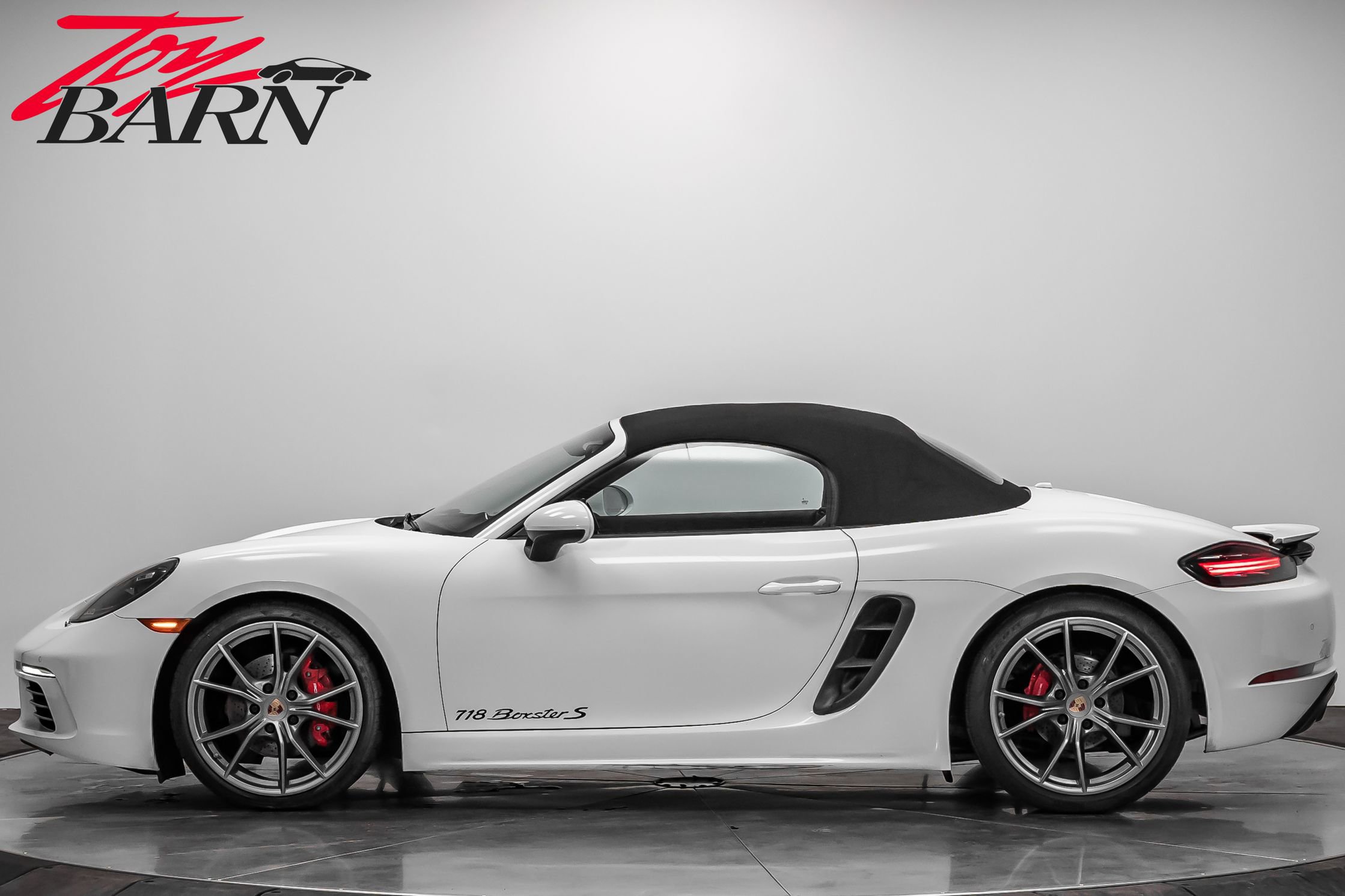 Used 2017 Porsche 718 Boxster S image 10