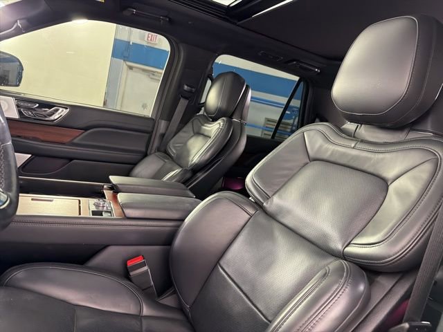Used 2023 Lincoln Navigator Reserve AWD/4WD image 11