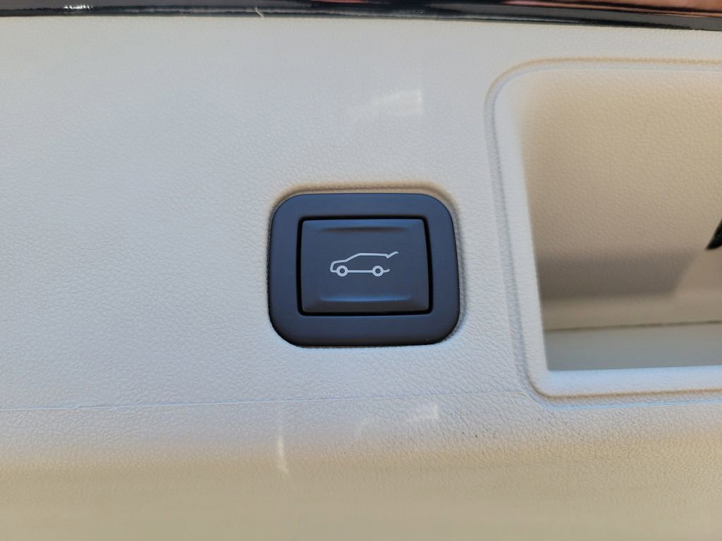 Certified 2023 GMC Terrain Denali w/ Black Diamond Edition image 10