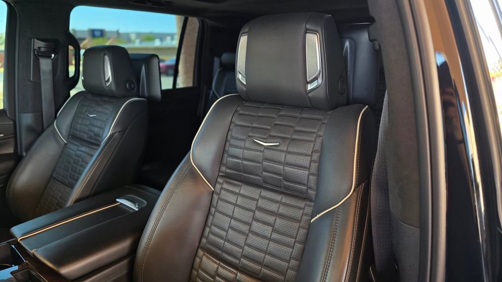 Used 2023 Cadillac Escalade ESV Sport Platinum AWD/4WD image 39