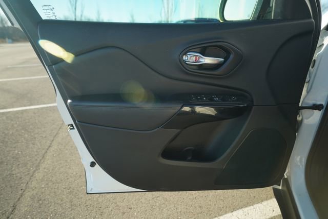 Used 2021 Jeep Cherokee Latitude Plus image 13