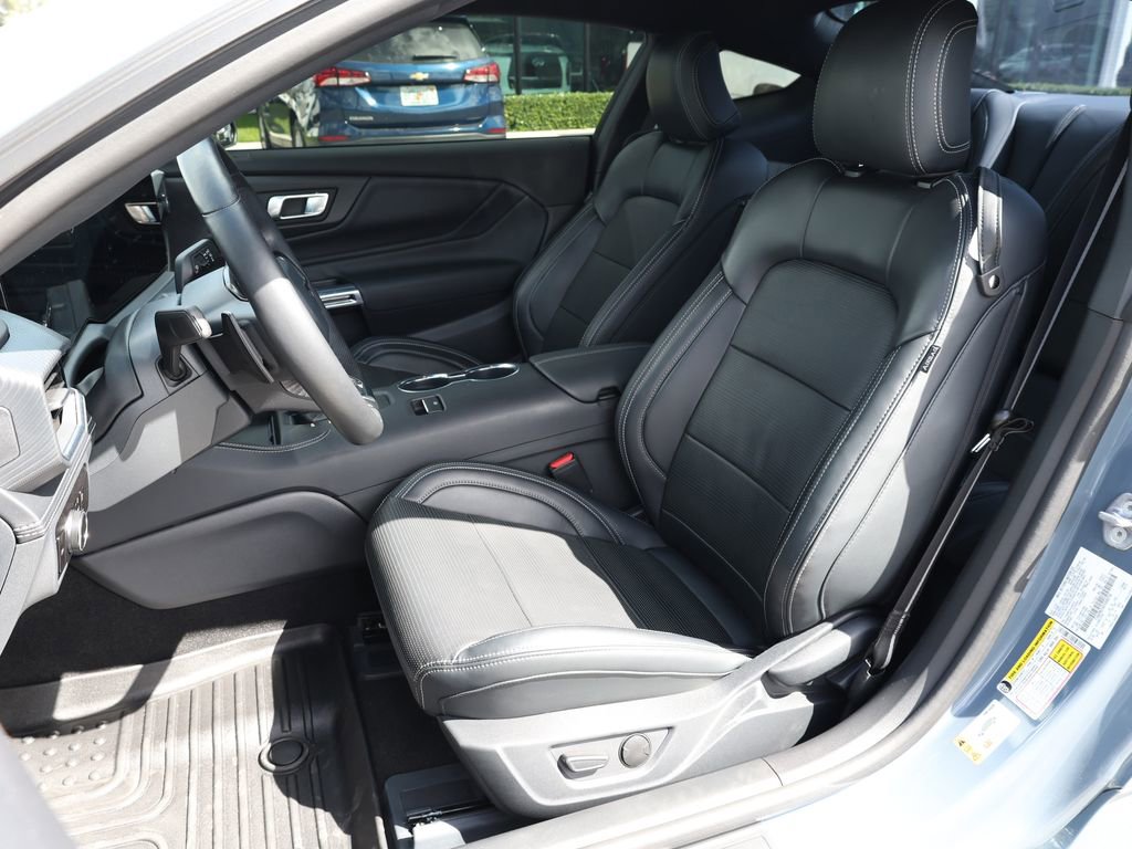 Used 2025 Ford Mustang GT Premium image 14
