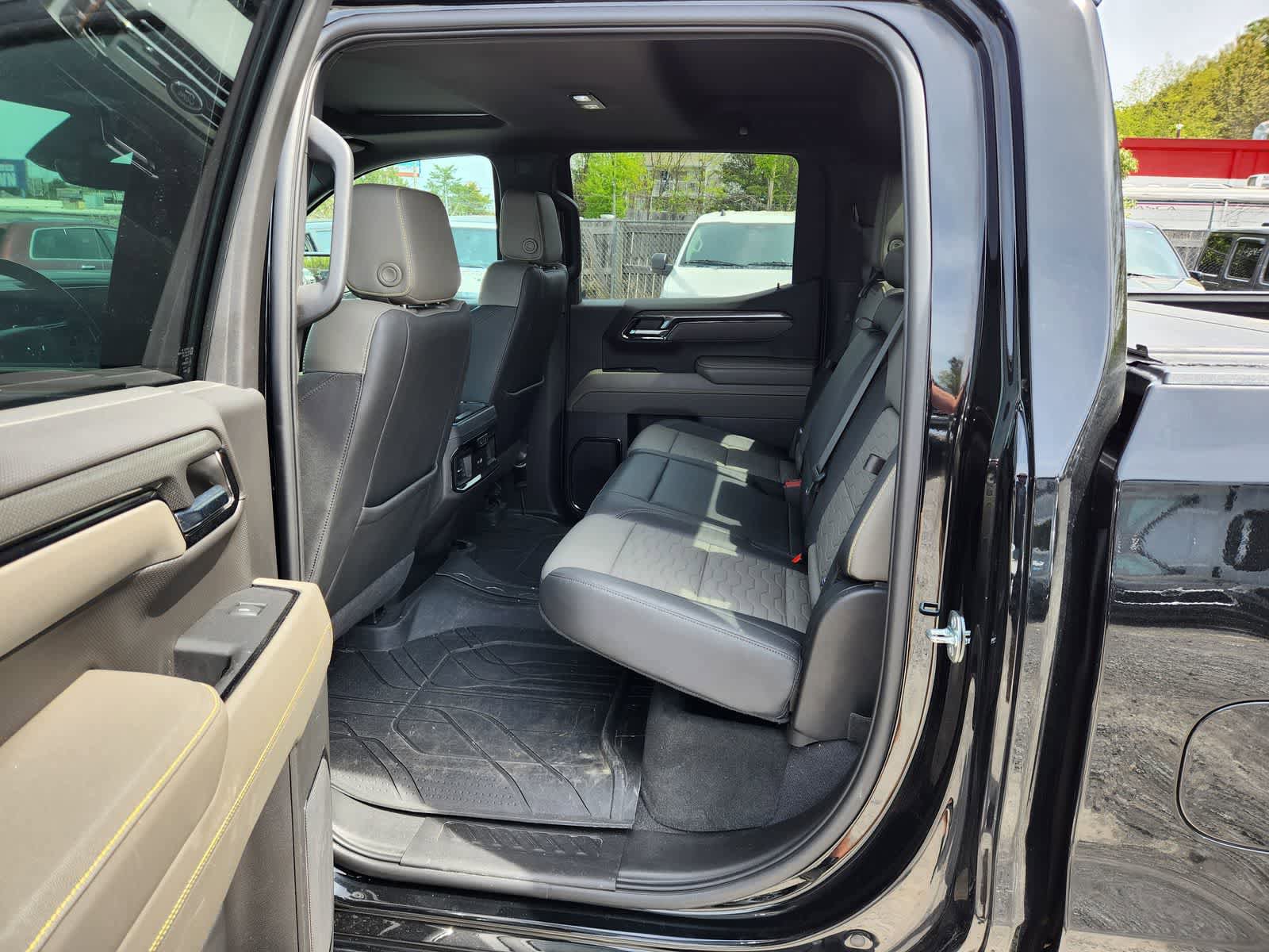 Used 2023 Chevrolet Silverado 1500 ZR2 w/ Technology Package AWD/4WD image 25