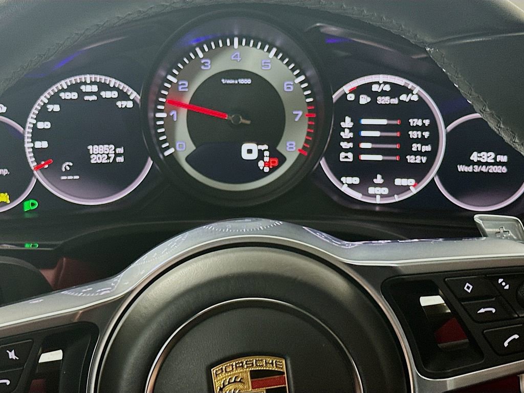 Certified 2023 Porsche Cayenne Platinum Edition image 13