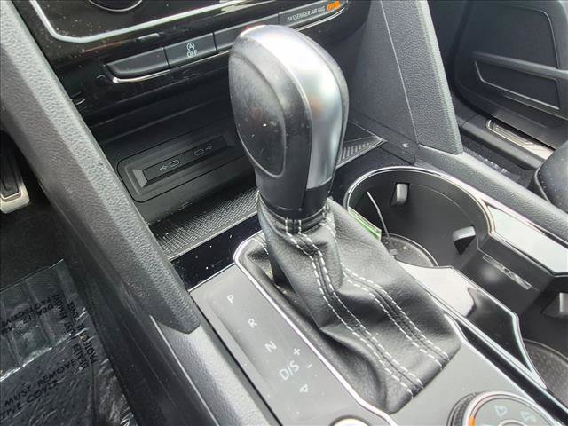 Used 2022 Volkswagen Atlas SEL R-Line AWD/4WD image 15
