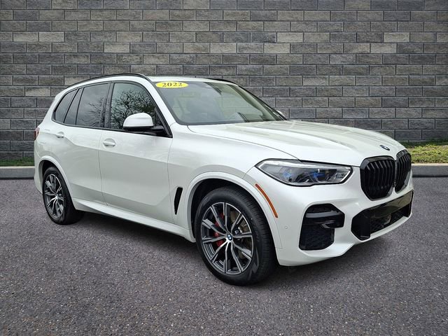 Used 2022 BMW X5 xDrive40i w/ M Sport Package AWD/4WD image 1