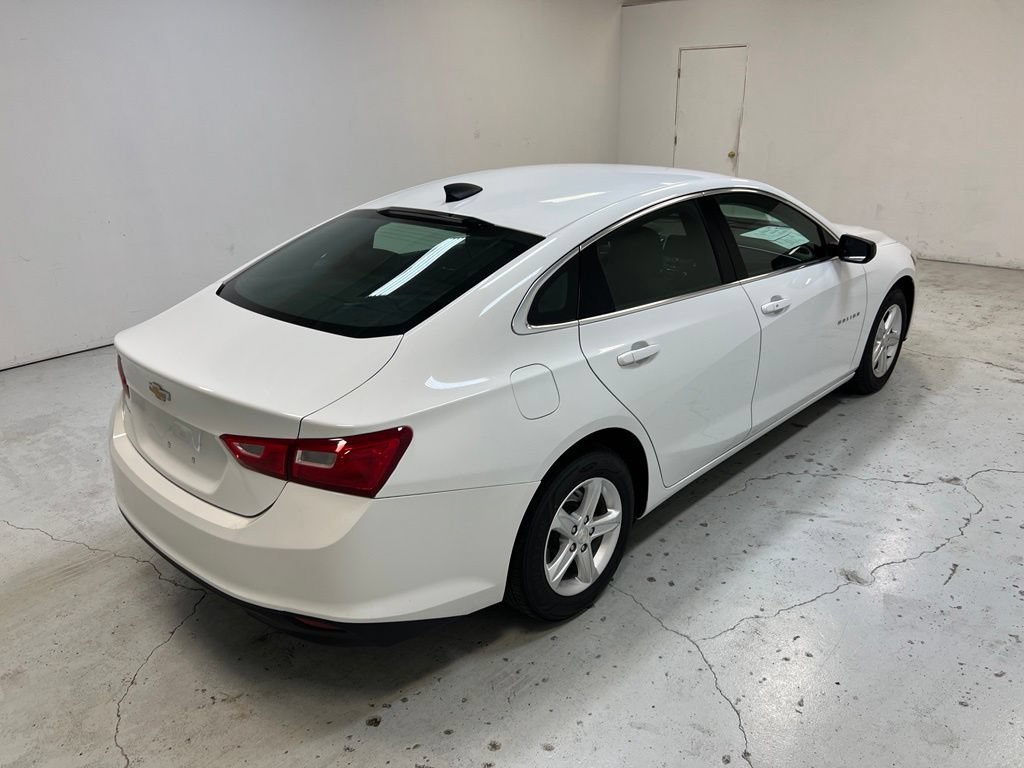 Used 2023 Chevrolet Malibu LS FWD image 3