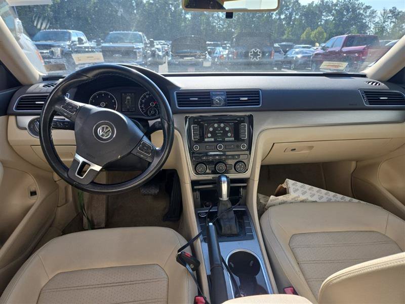 Used 2015 Volkswagen Passat 1.8T SE FWD image 5