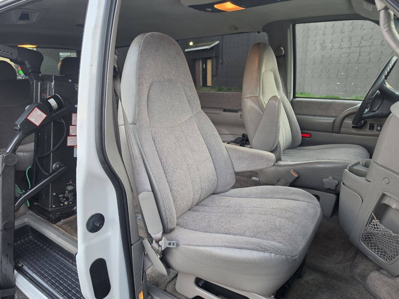Used 2001 Chevrolet Astro Passenger RWD image 24