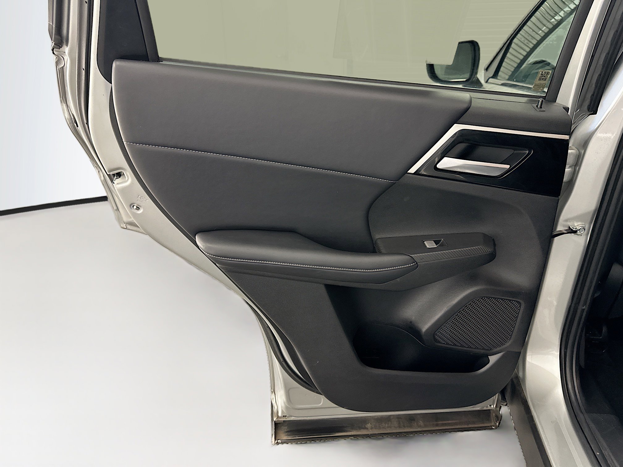 Used 2024 Mitsubishi Outlander SE image 27