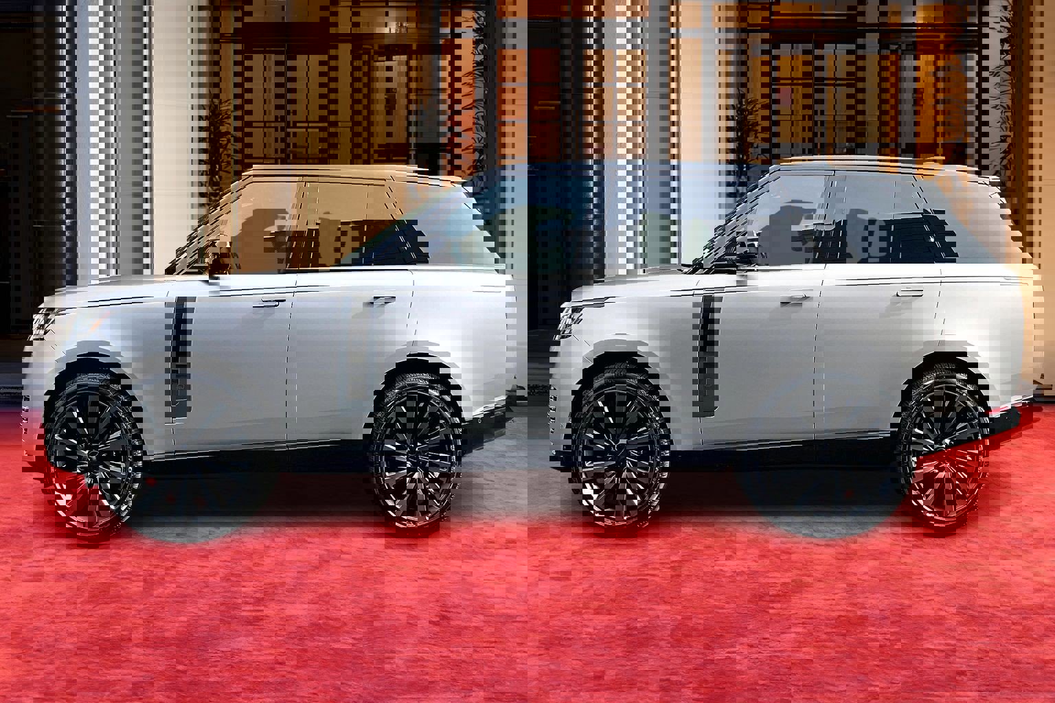 New 2026 Land Rover Range Rover SV image 3