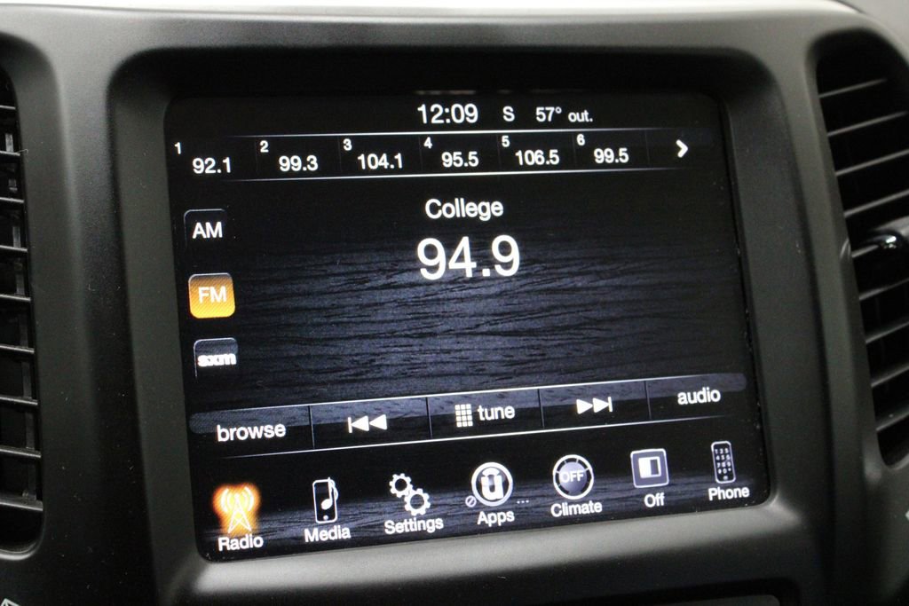 Used 2016 Jeep Cherokee Trailhawk image 28