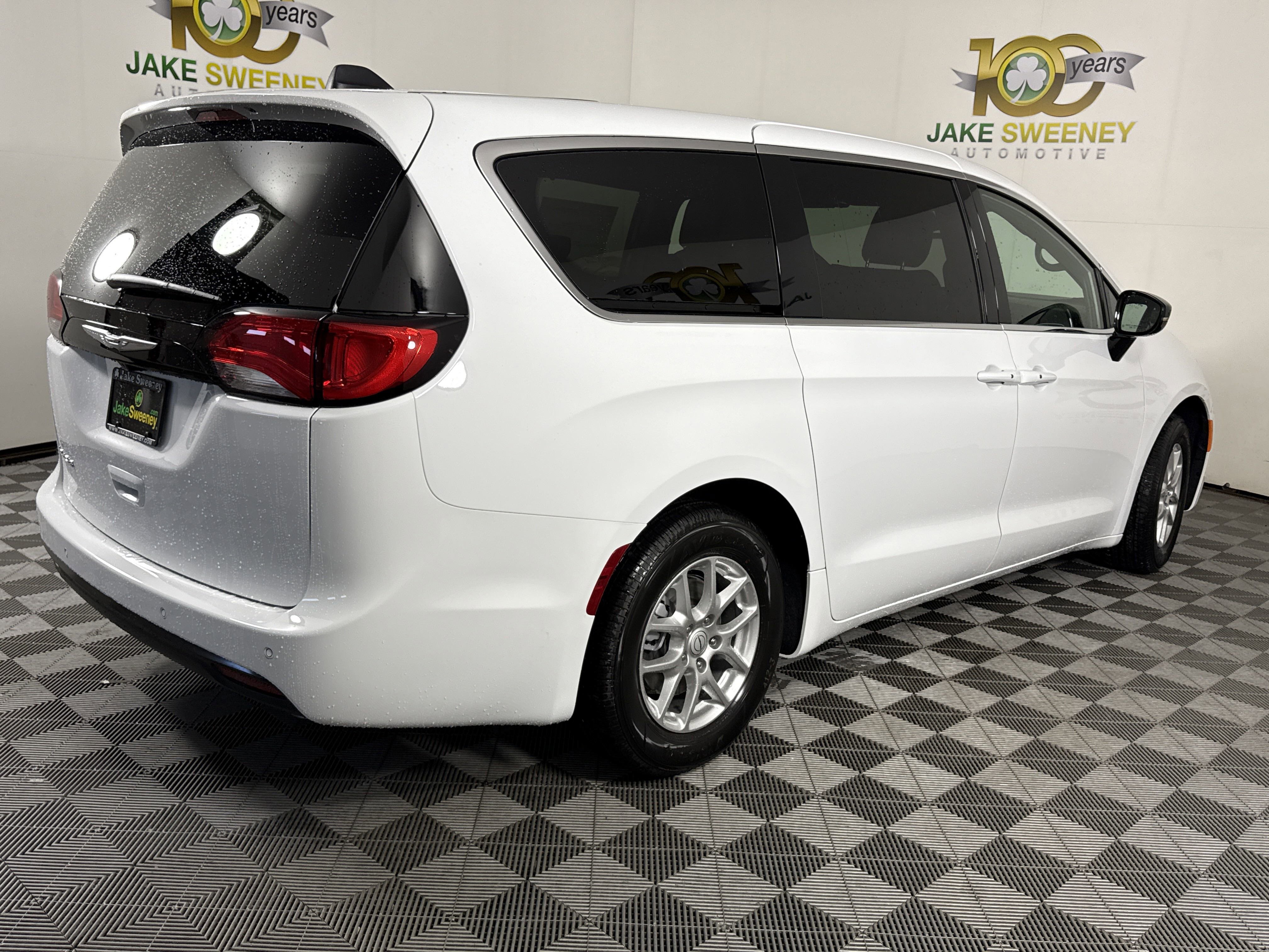 New 2026 Chrysler Voyager LX image 10