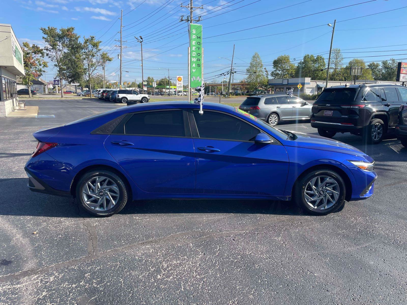 Used 2024 Hyundai Elantra SEL FWD image 9