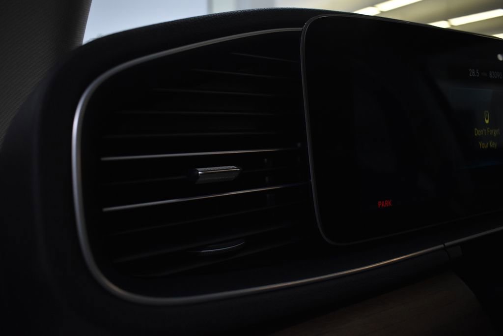 Used 2023 Mercedes-Benz GLE 450 4MATIC image 25