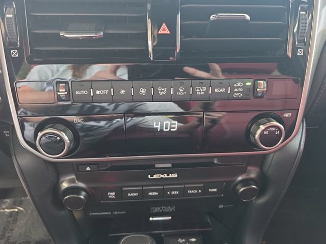 Certified 2022 Lexus GX 460 Premium w/ Premium Plus Package AWD/4WD image 24