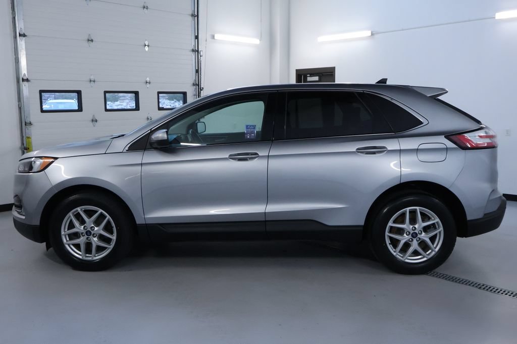 Used 2022 Ford Edge SEL w/ Convenience Package AWD/4WD image 4