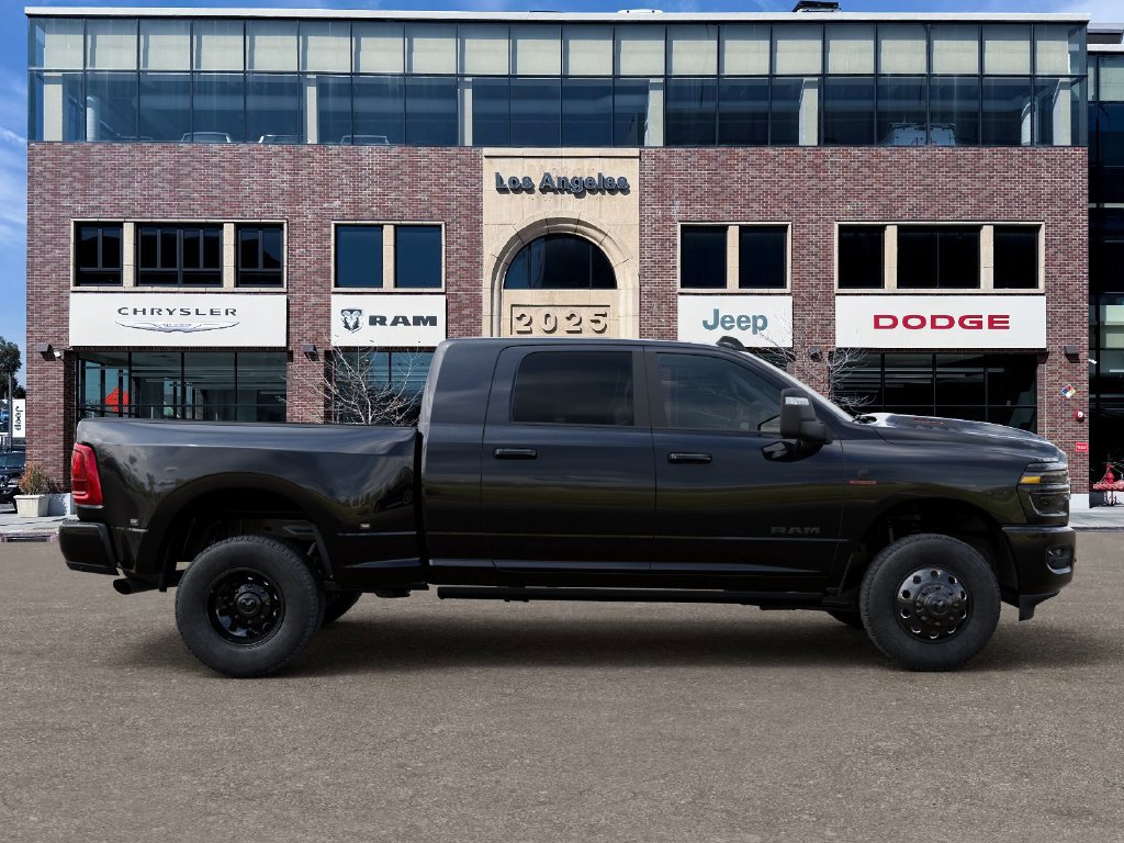 New 2026 RAM 3500 Laramie AWD/4WD image 21
