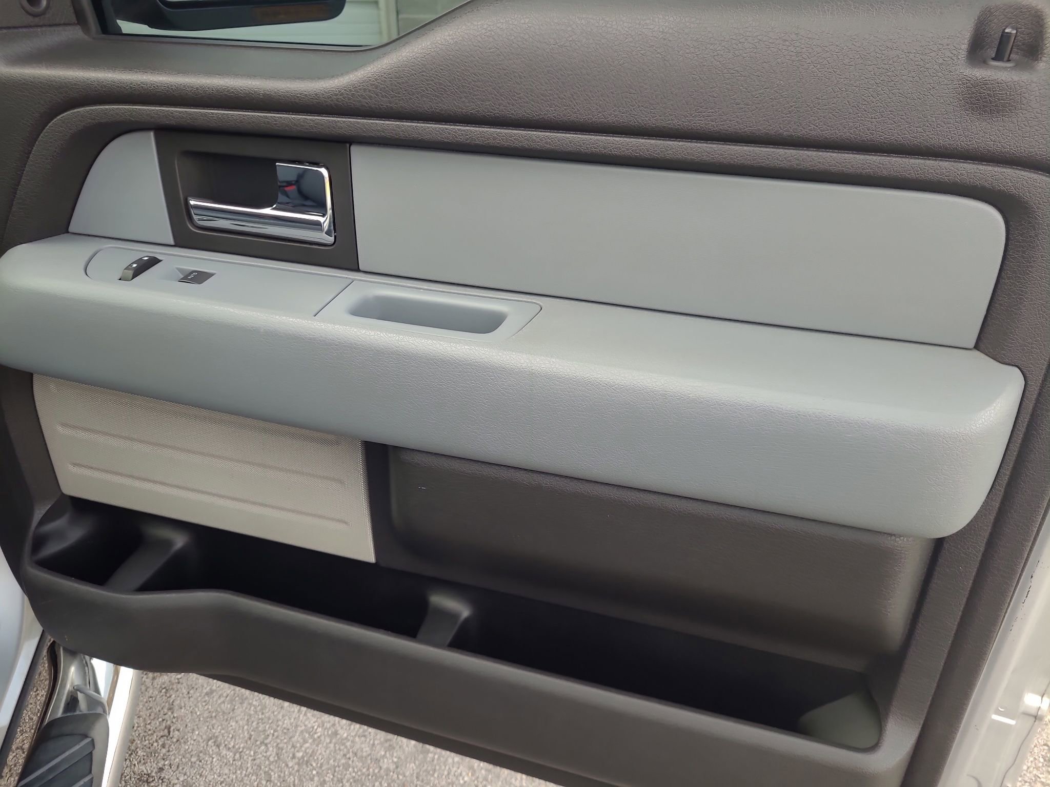 Used 2012 Ford F150 XLT w/ XLT Chrome Pkg image 29