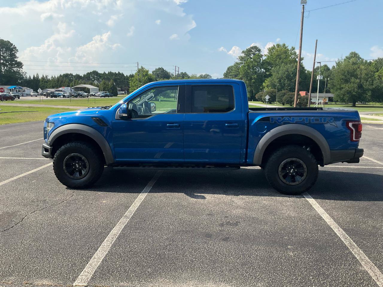 Used 2017 Ford F150 Raptor w/ Equipment Group 802A Luxury AWD/4WD image 9