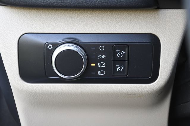 Used 2022 Ford Escape SE image 18