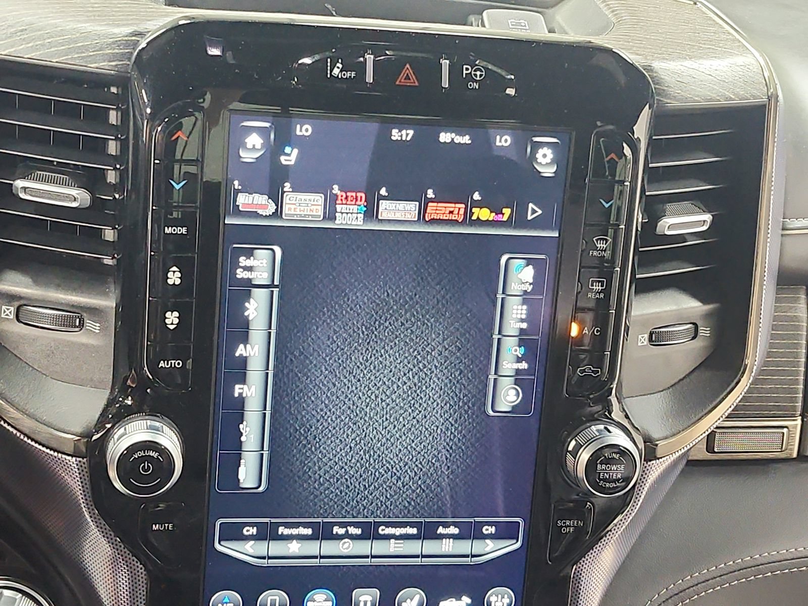 Used 2020 RAM 1500 Limited RWD image 29
