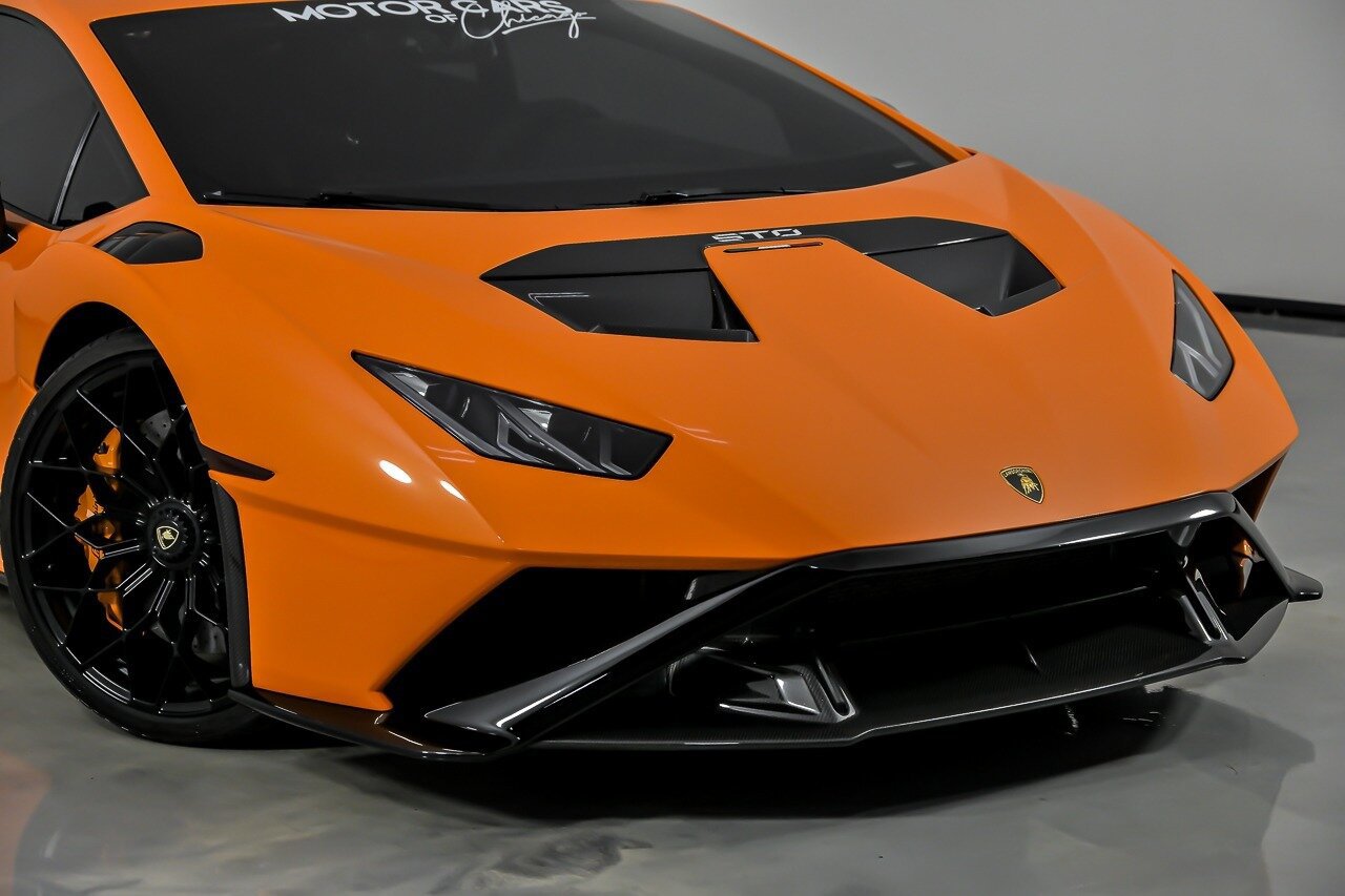 Used 2022 Lamborghini Huracan STO RWD image 3