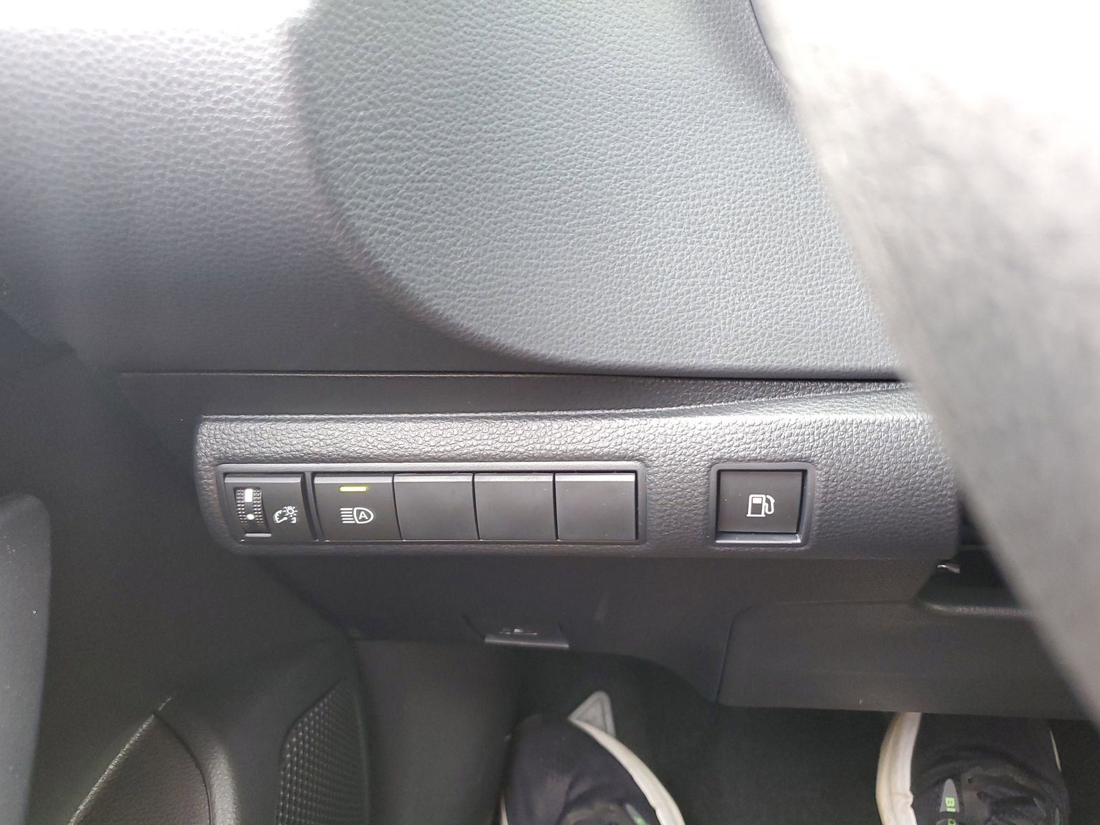 Certified 2026 Toyota Corolla LE FWD image 20