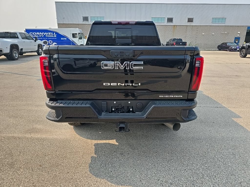 Used 2024 GMC Sierra 3500 Denali Ultimate AWD/4WD image 5