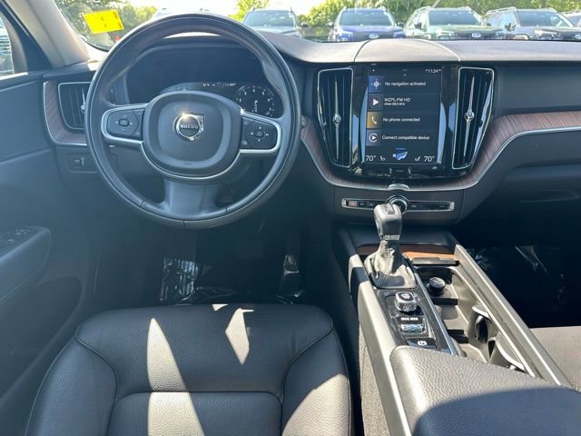 Used 2021 Volvo XC60 T5 Momentum AWD/4WD image 16