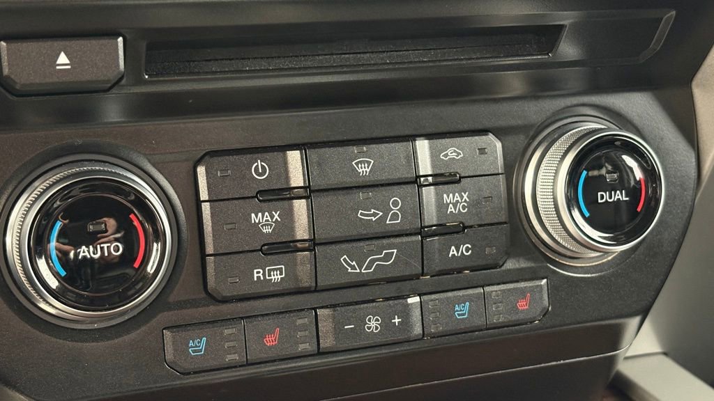 Used 2015 Ford F150 Lariat w/ Equipment Group 502A Luxury AWD/4WD image 38