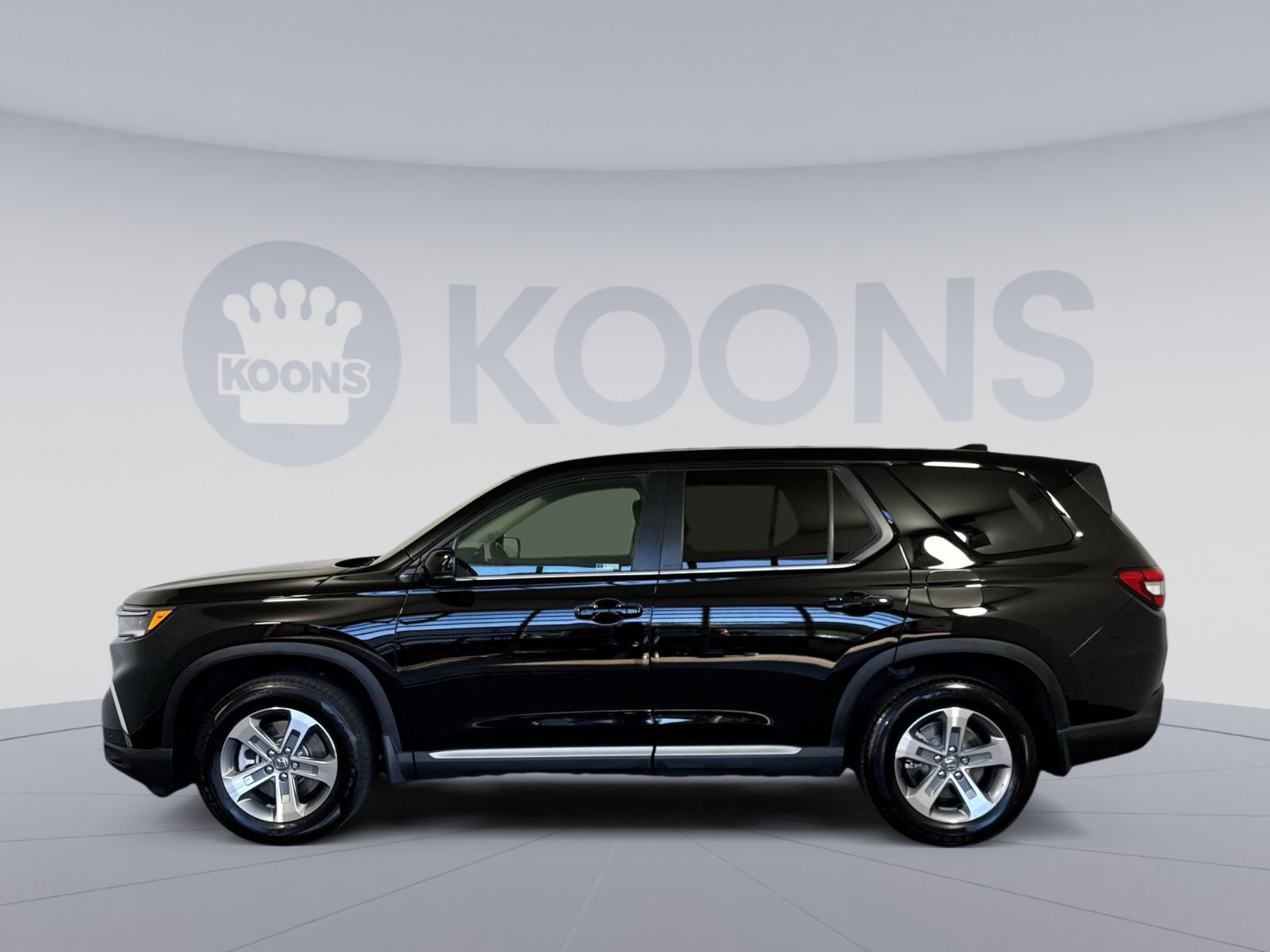 Used 2025 Honda Pilot EX-L image 2