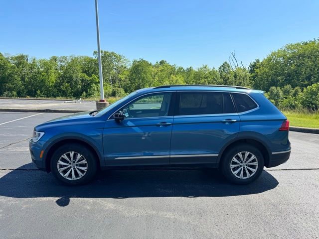 Used 2018 Volkswagen Tiguan SE w/ Panoramic Sunroof Package FWD image 6