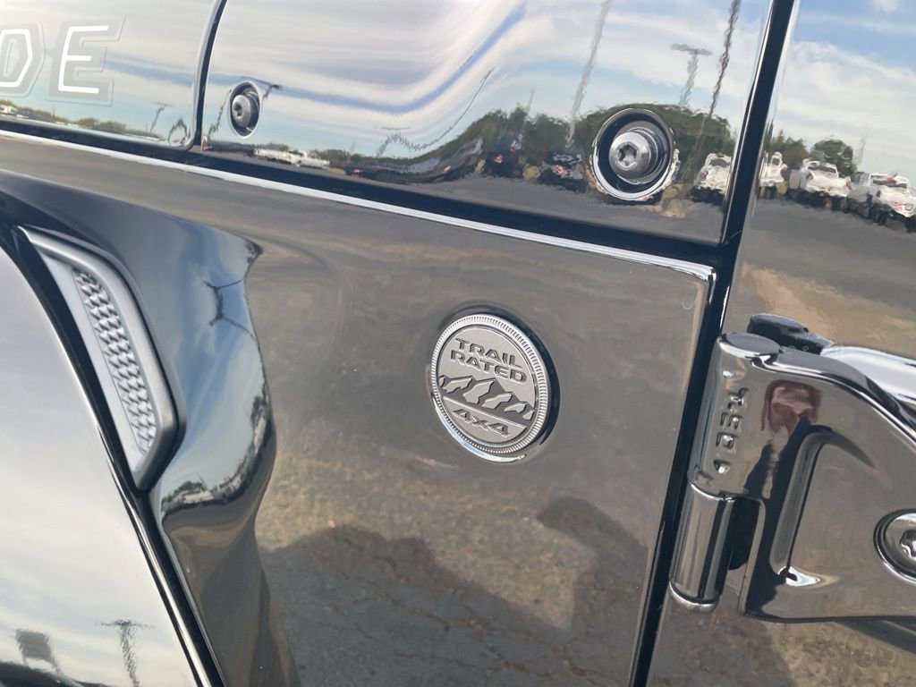 Used 2025 Jeep Gladiator High Tide image 38