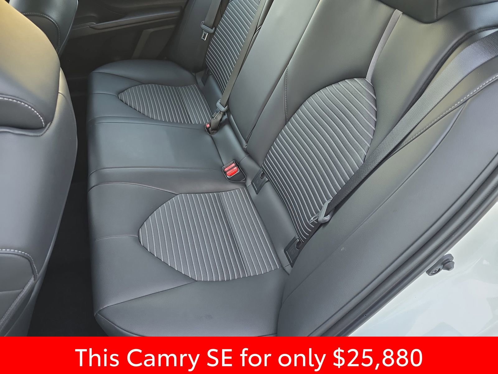 Used 2023 Toyota Camry SE image 19