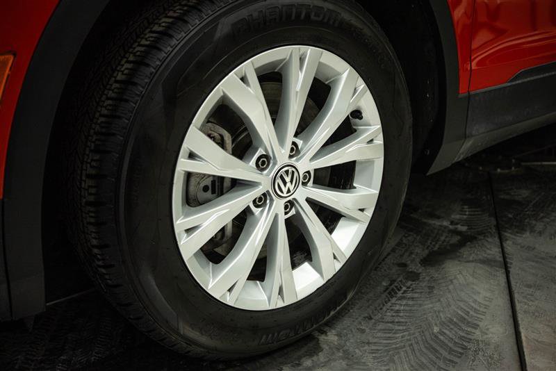 Used 2019 Volkswagen Tiguan S image 3