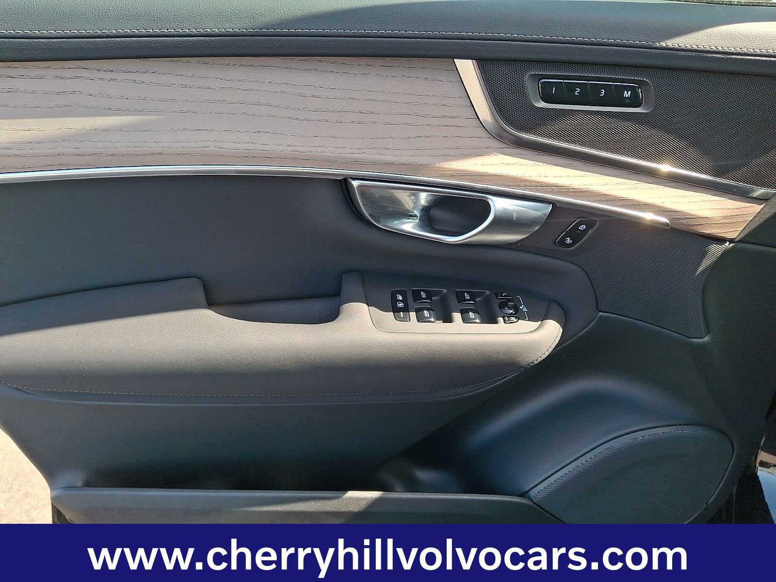 Certified 2025 Volvo XC90 B6 Core image 13