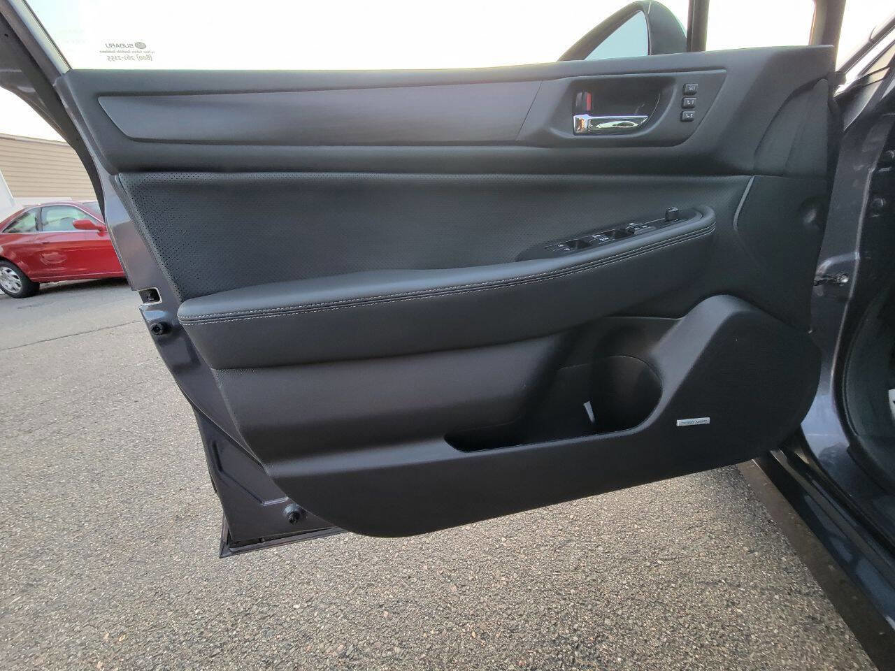 Used 2017 Subaru Legacy 2.5i Limited image 12