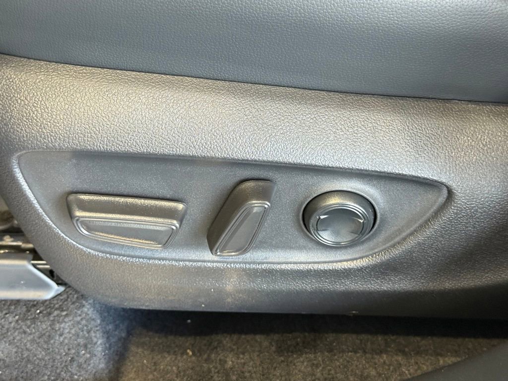 New 2026 Toyota Highlander Platinum image 17